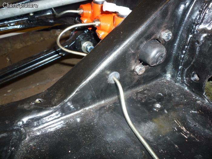 Průchodky trubek brzd/paliva - Typ (1950 » 03)