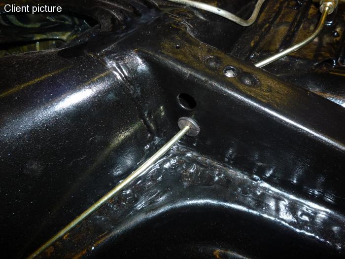 Průchodky trubek brzd/paliva - Typ (1950 » 03)