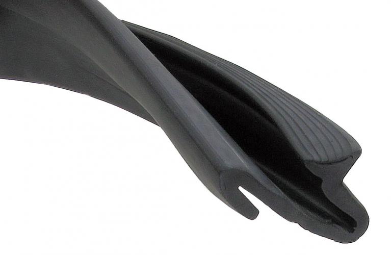 Těsnění kolem motoru - Typ 1/14/181 (1966 » 03)