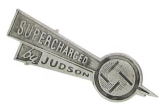 Štítek cínový/Supercharged by Judson (65x20mm)